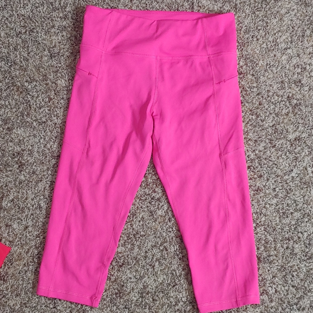 Zyia hot pink crops size 6-8